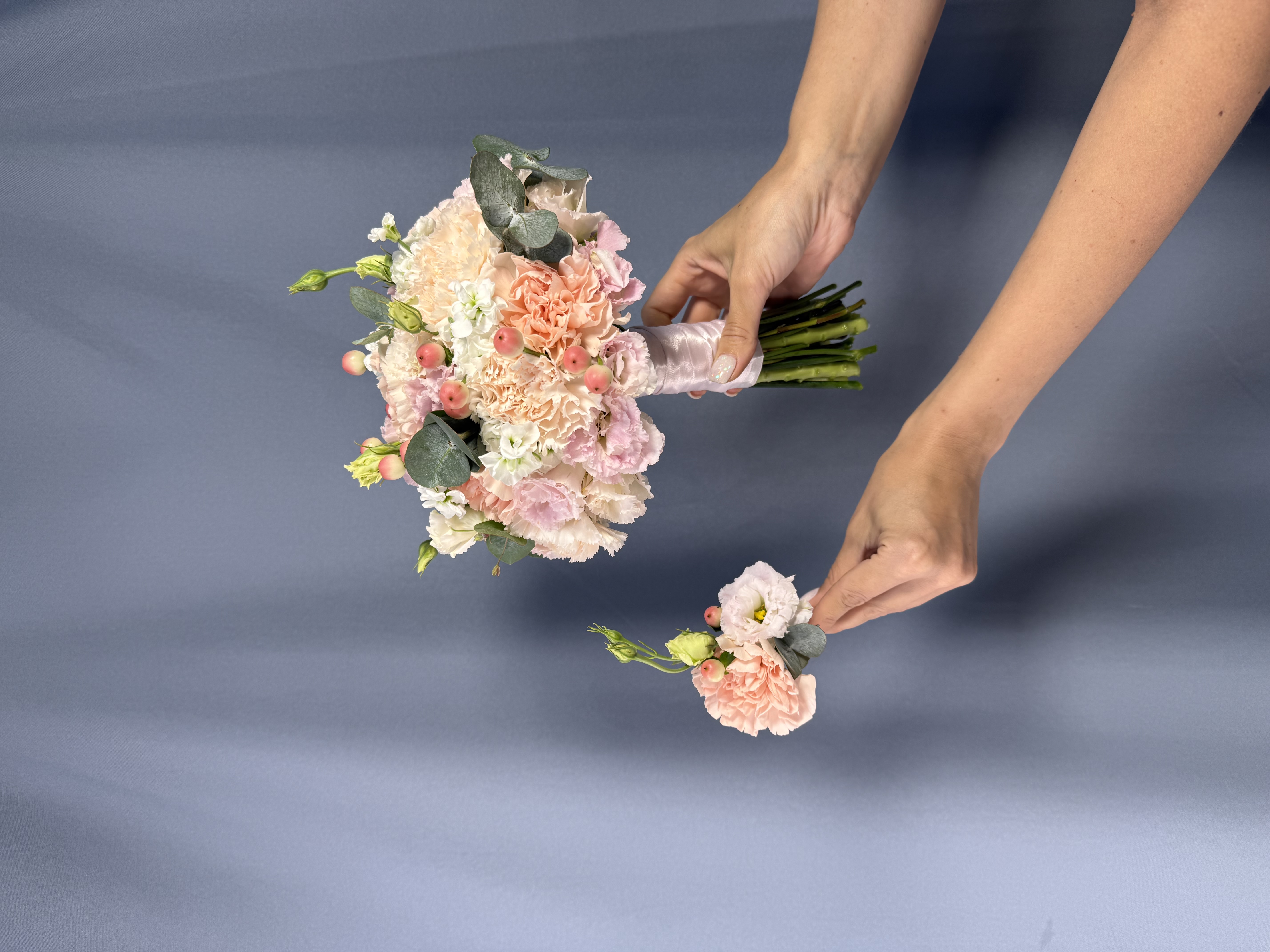 Нежный букет с бутоньеркой