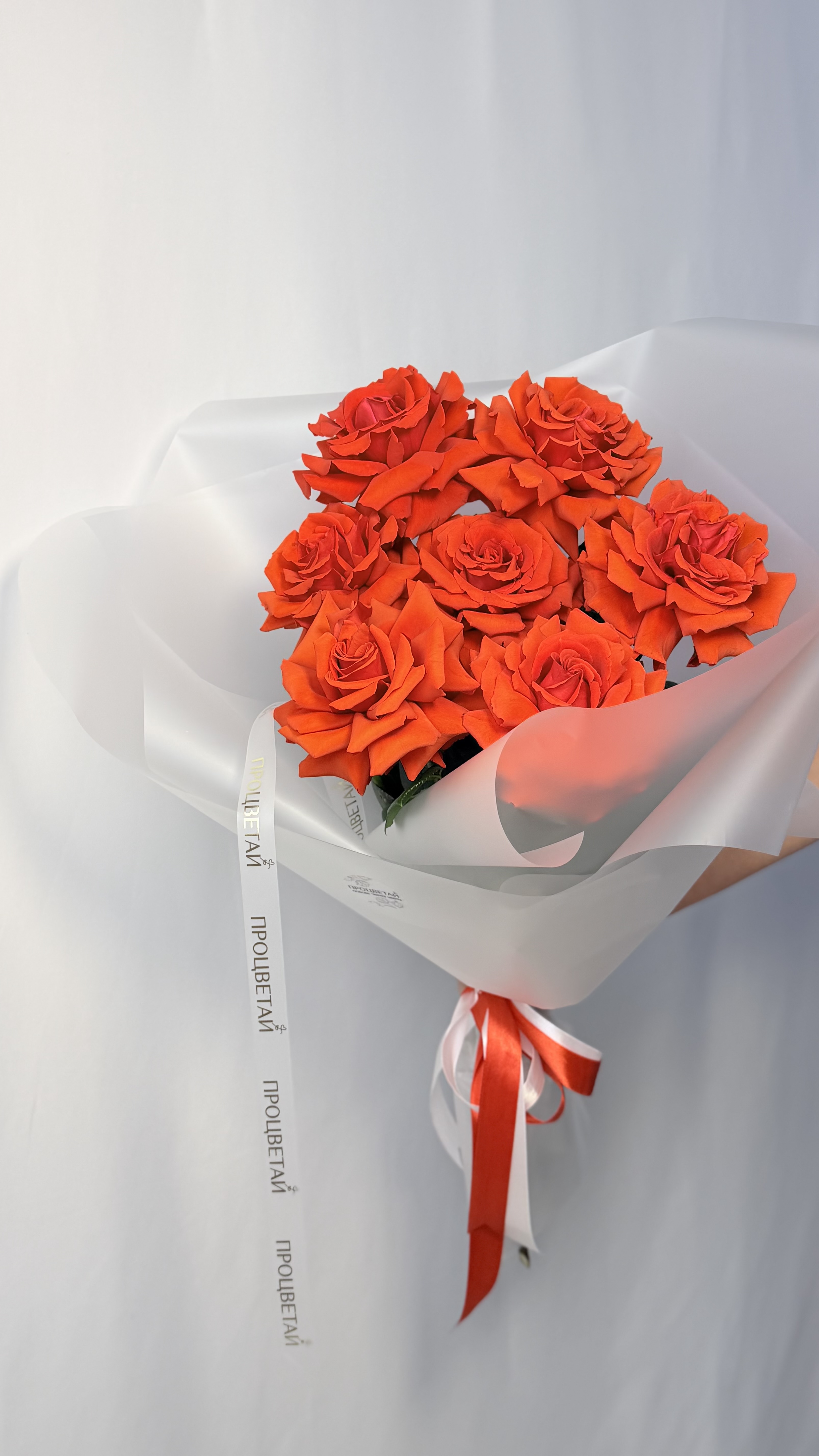 Букет из 7 французских роз, алый